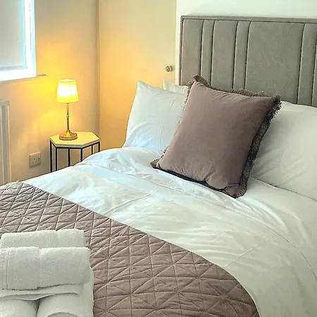 Fox S Rest - 4 Bedroom House * Tipperary