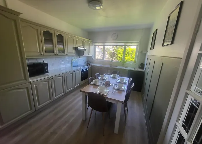 Fox S Rest - 4 Bedroom House *